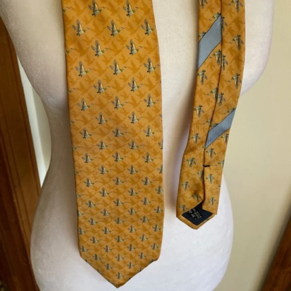 SALVATORE FERRAGAMO Silk Italian Yellow Gold Green Duck Vintage Tie